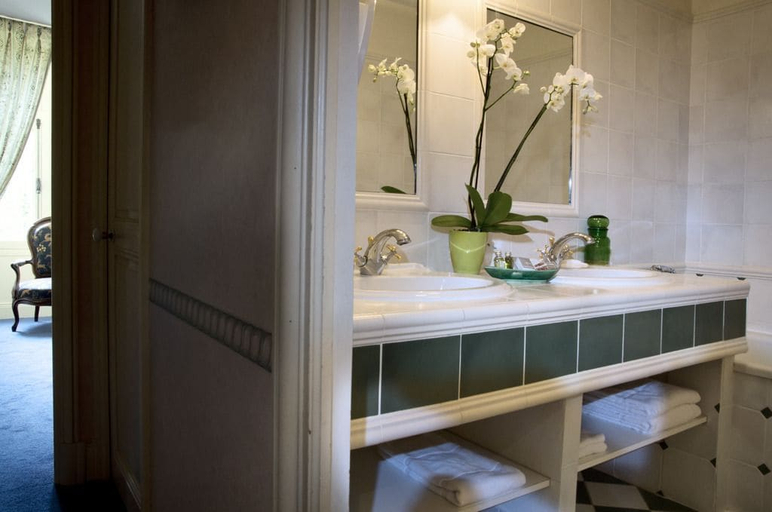 Bathroom 4, Château de Brou, Indre-et-Loire