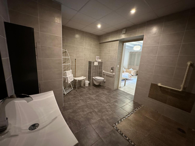 Others 2, Hotel du Bastier, Var