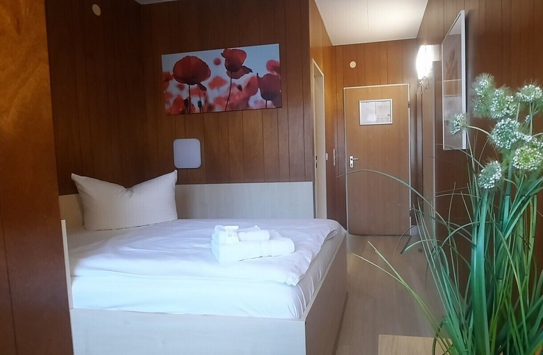 Bedroom 3, Central-Hotel Tegel, Berlin