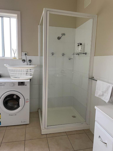 Bathroom 5, Units on Robertson, Mid-Western Regional - Pt A