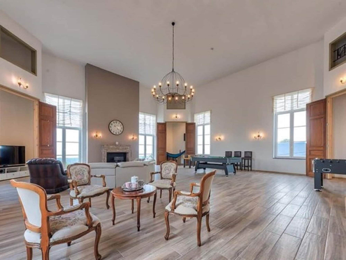 Others 5, Elegant Hillside Mansion, Namur