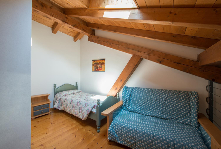 Bedroom 2, Maso Montel Casa Vacanze, Trento