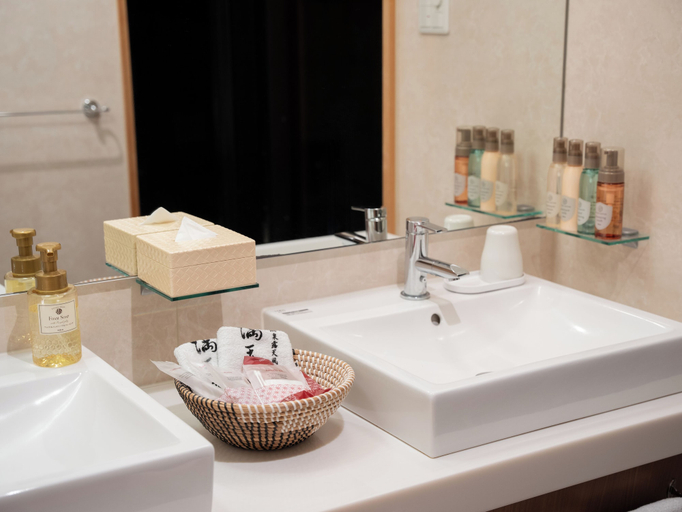 Bathroom 4, Manten no Yado, Gujō