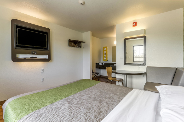 Bedroom 4, Motel 6 El Paso, TX - East, El Paso