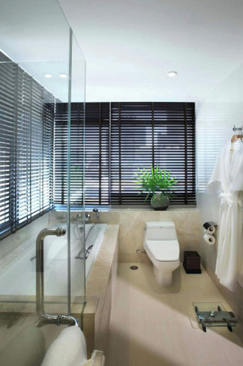 Bathroom 13