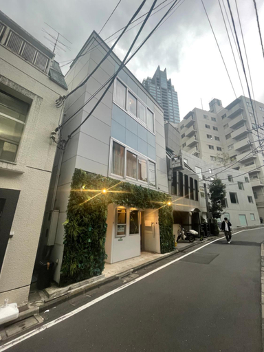 Exterior 9
