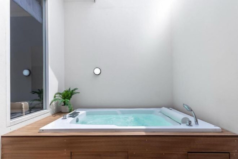 Bathroom 19