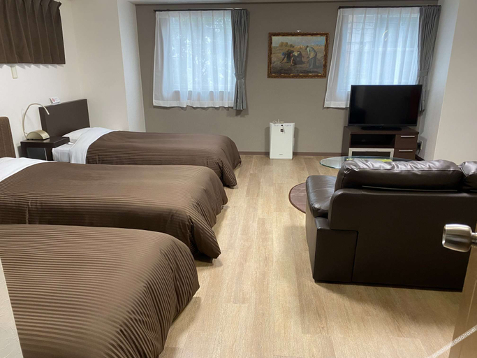 Bedroom 2, Takatsuki Sun Hotel, Takatsuki