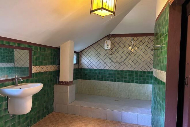 Bathroom 11