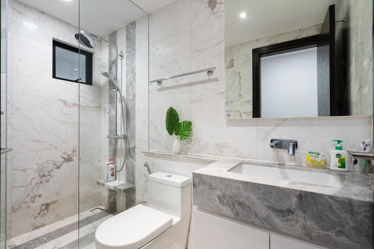 Bathroom 4, Modern District 1 3BR D1&Zenity apartment OUTDOOR Jacuzzi Pool, District 1