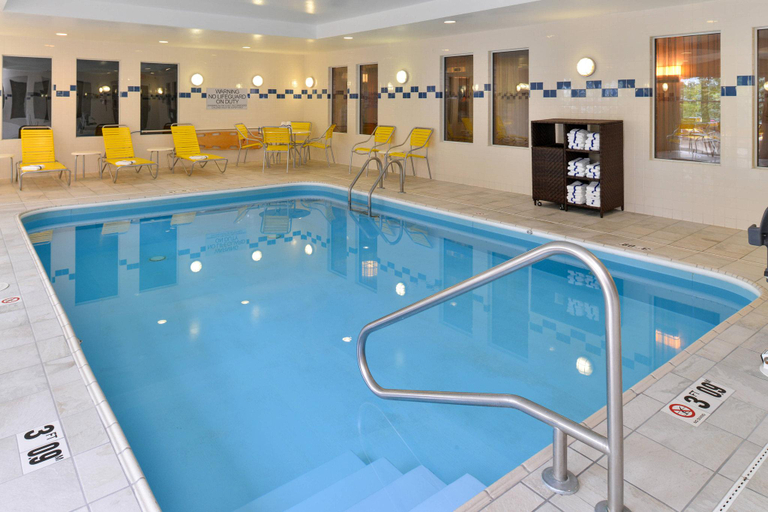 Sport & Beauty 5, Fairfield Inn & Suites by Marriott Cleveland Avon, Lorain