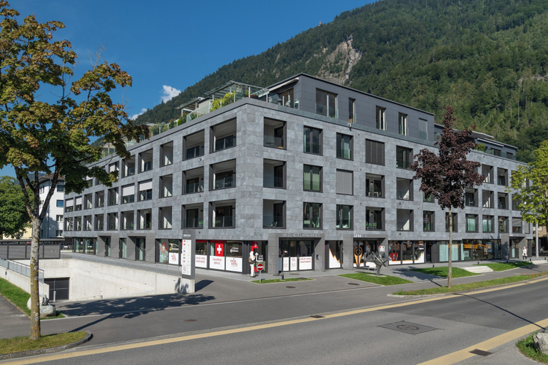 Exterior & Views