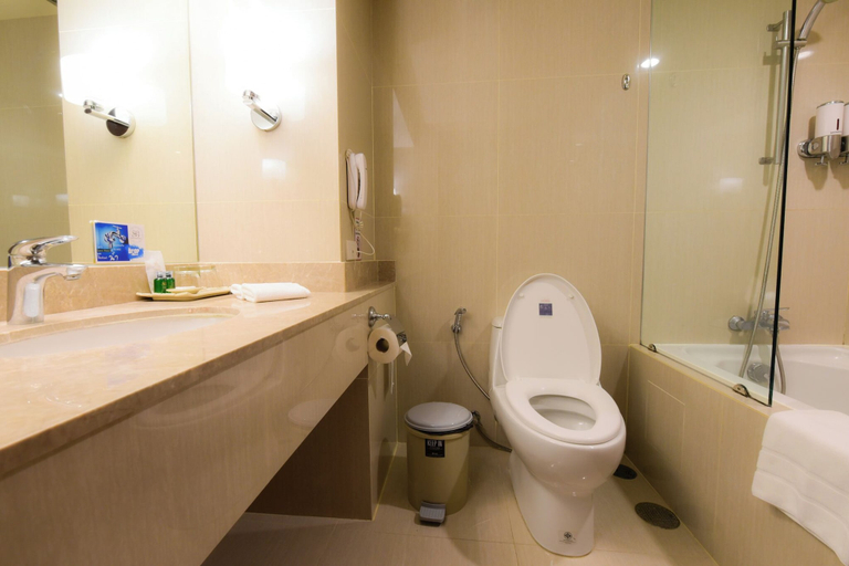 Bathroom 14
