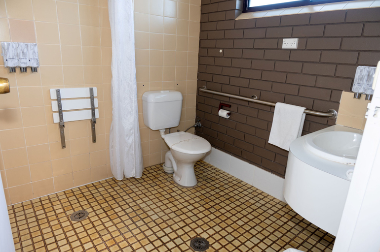 Bathroom 3, Tumut Valley Motel, Tumut