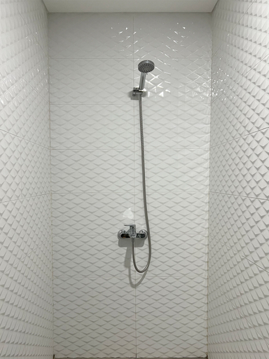 Bathroom 10