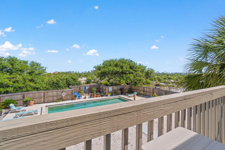 Others 5, The Lookout, Escambia