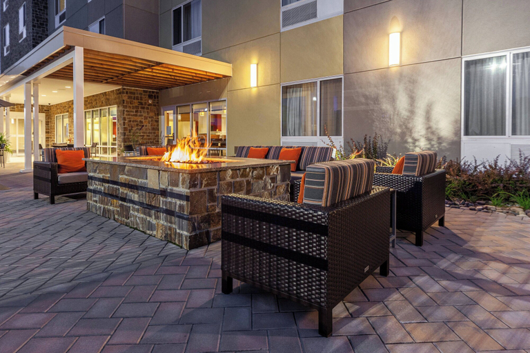 Food & Drinks 5, TownePlace Suites by Marriott Front Royal, Warren