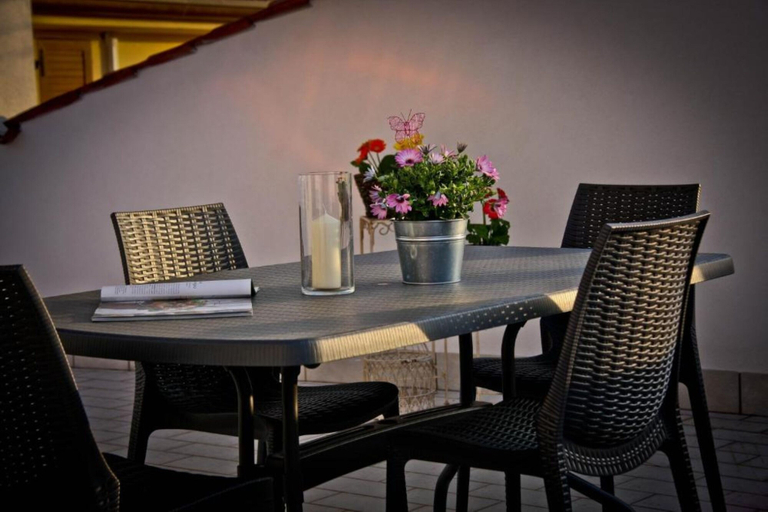 Food & Drinks 5, Mariposa Apartments, Verona