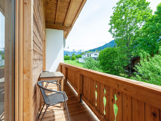 Balcony 3, Holiday Home Brixen Valley Ski Bus Access, Kitzbühel