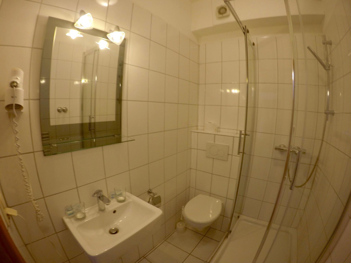 Bathroom 4, Hotel Bergheim, Rhein-Erft-Kreis