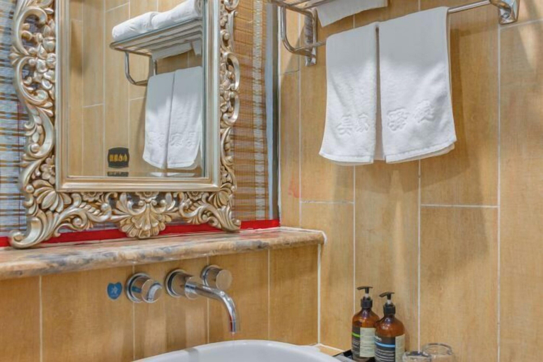 Bathroom 3, Wujia Yizhan Boutique Inn, Zhengzhou