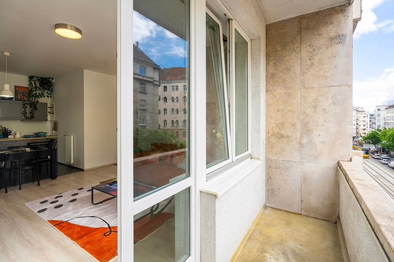 Others 2, J Home - Designer Apartment near Buda Castle - Sleeps 6 - 12 with next door, Budapesti
