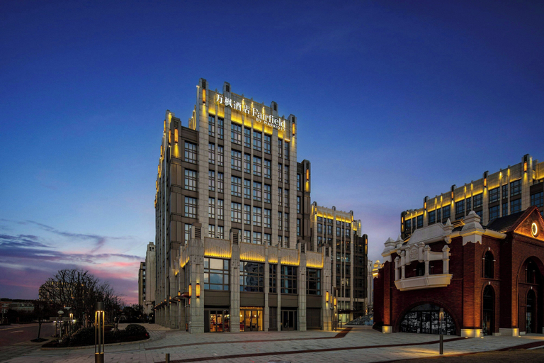 Exterior & Views