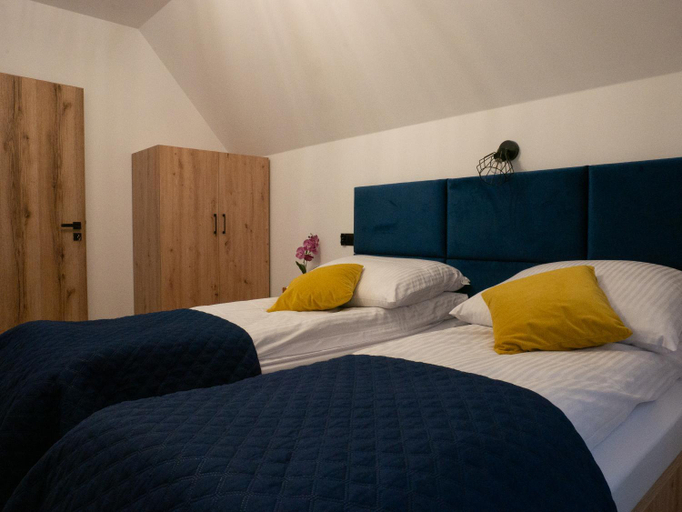 Bedroom 2, Domy Lesne Szumy na Roztoczu - JACUZZI SAUNA SPA, Biłgoraj