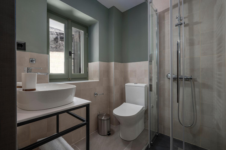 Bathroom 3, Arca Deorum, Peloponnese