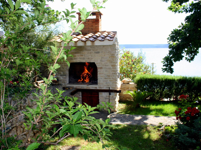 Exterior & Views 2, Apartment in Maslenica Near the Sea, Jasenice