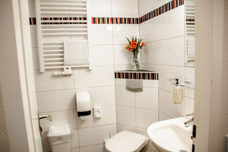 Bathroom 5, Central Hotel Garni, Würzburg