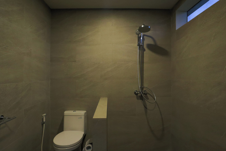 Bathroom 7