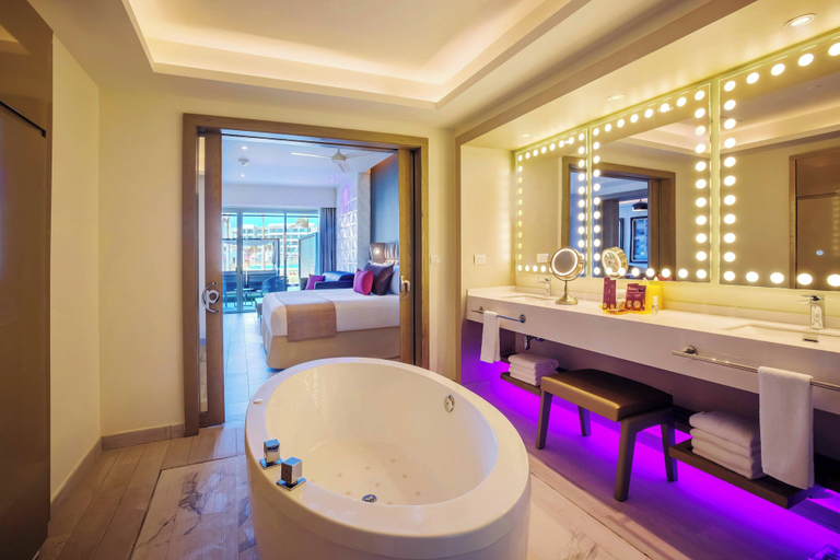 Bathroom 5, Planet Hollywood Cancun by Royalton, An Autograph Collection All-Inclusive Resort, Isla Mujeres