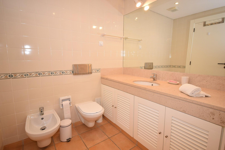 Bathroom 3, Sunny Balcony Apartment and Pool, Loulé