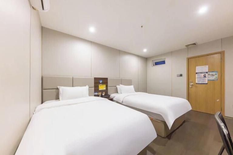 Bedroom 1, Baiyuan Hotel (Baogang Avenue Subway Station), Guangzhou