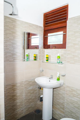 Bathroom 2, Stay At RichmondHill, Galle Four Gravets