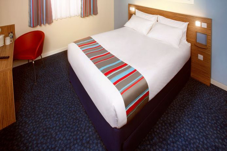 Bedroom 5, Travelodge Eastleigh Central, Hampshire
