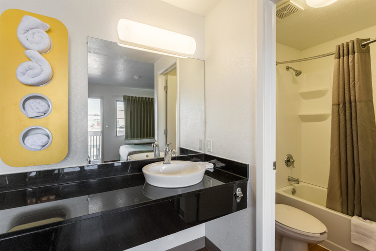 Bathroom 3, Motel 6 El Paso, TX - East, El Paso
