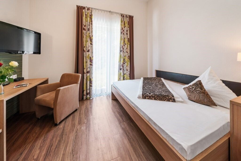Bedroom 2, Hotel Donaublick, Sigmaringen