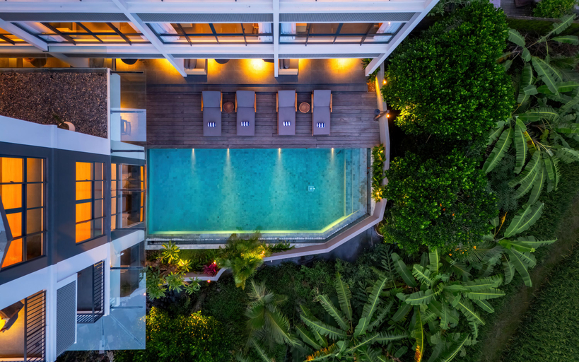 Swimming Pool 11