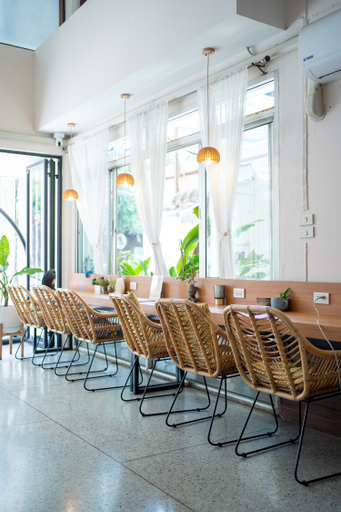 Business Facilities 5, Sabai House, Muang Chiang Mai
