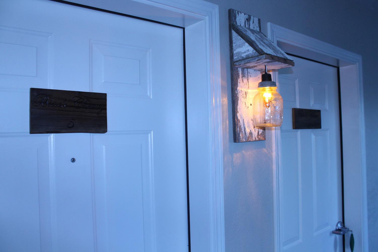 Others 5, The BarnwooD Inn, Polk