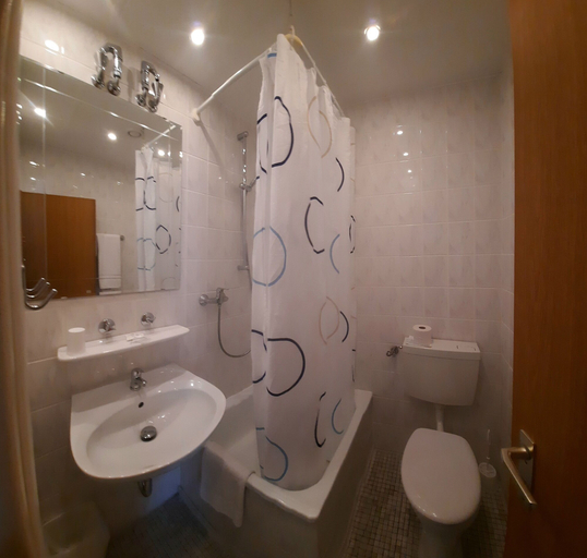 Bathroom 5, Central-Hotel Tegel, Berlin