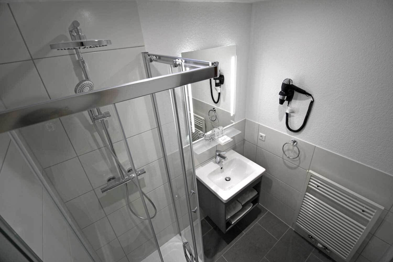 Bathroom 3, Schiff am See, Konstanz
