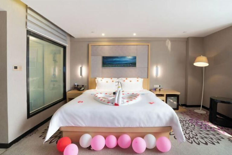 Bedroom 28
