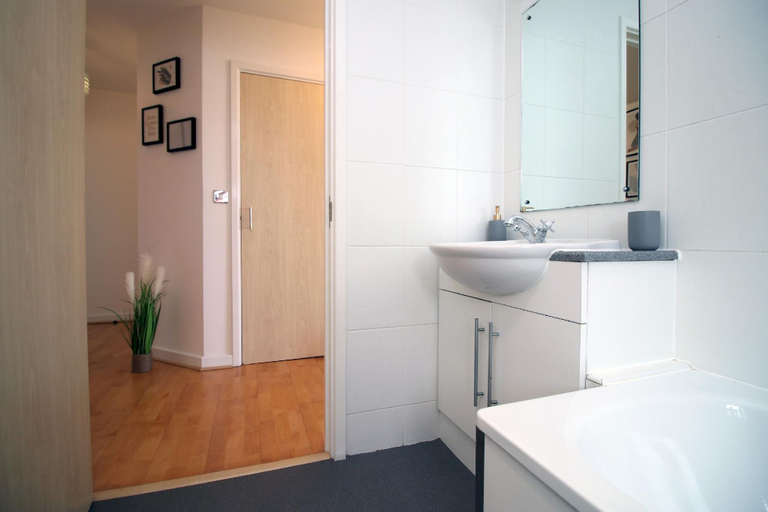 Others 5, Dray Court - Luxury 2 Bedroom Apartment, Cardiff