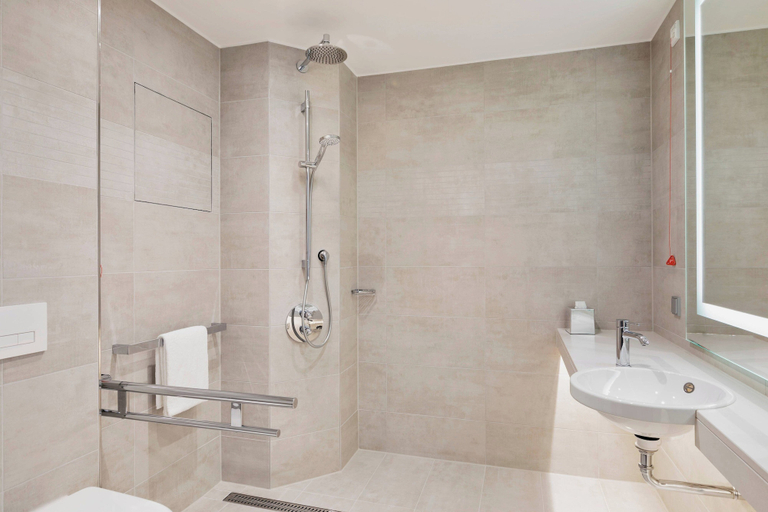 Bathroom 5, Courtyard by Marriott Munich Garching, München