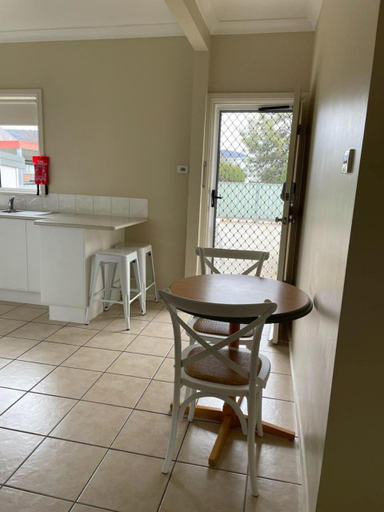 Others 5, Units on Robertson, Mid-Western Regional - Pt A