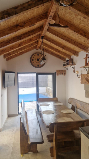 Dining 5, Aparment With Private Pool ,shades of Bluemm, Imotski