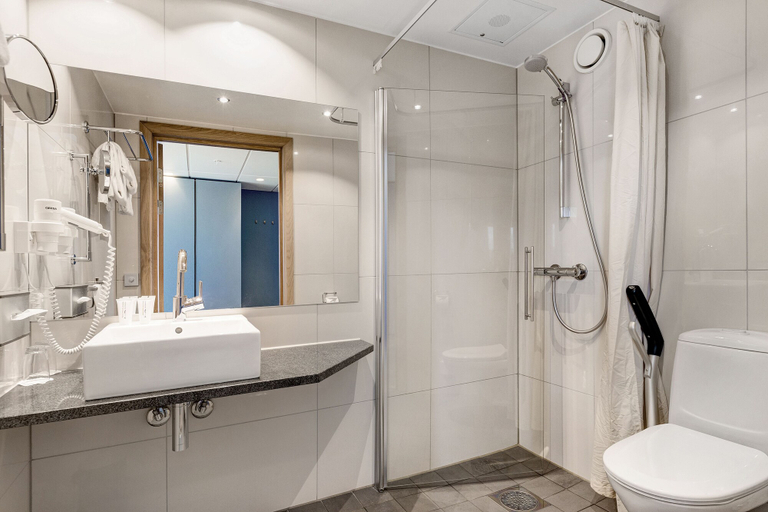 Bathroom 5, Quality Hotel Expo, Bærum